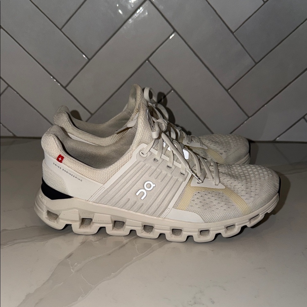 On Running White Sneakers size 9 ON cloud